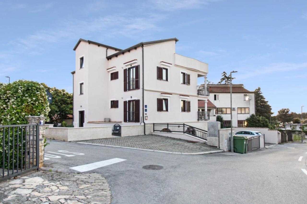 Apartments Villa Alba II Porec Esterno foto
